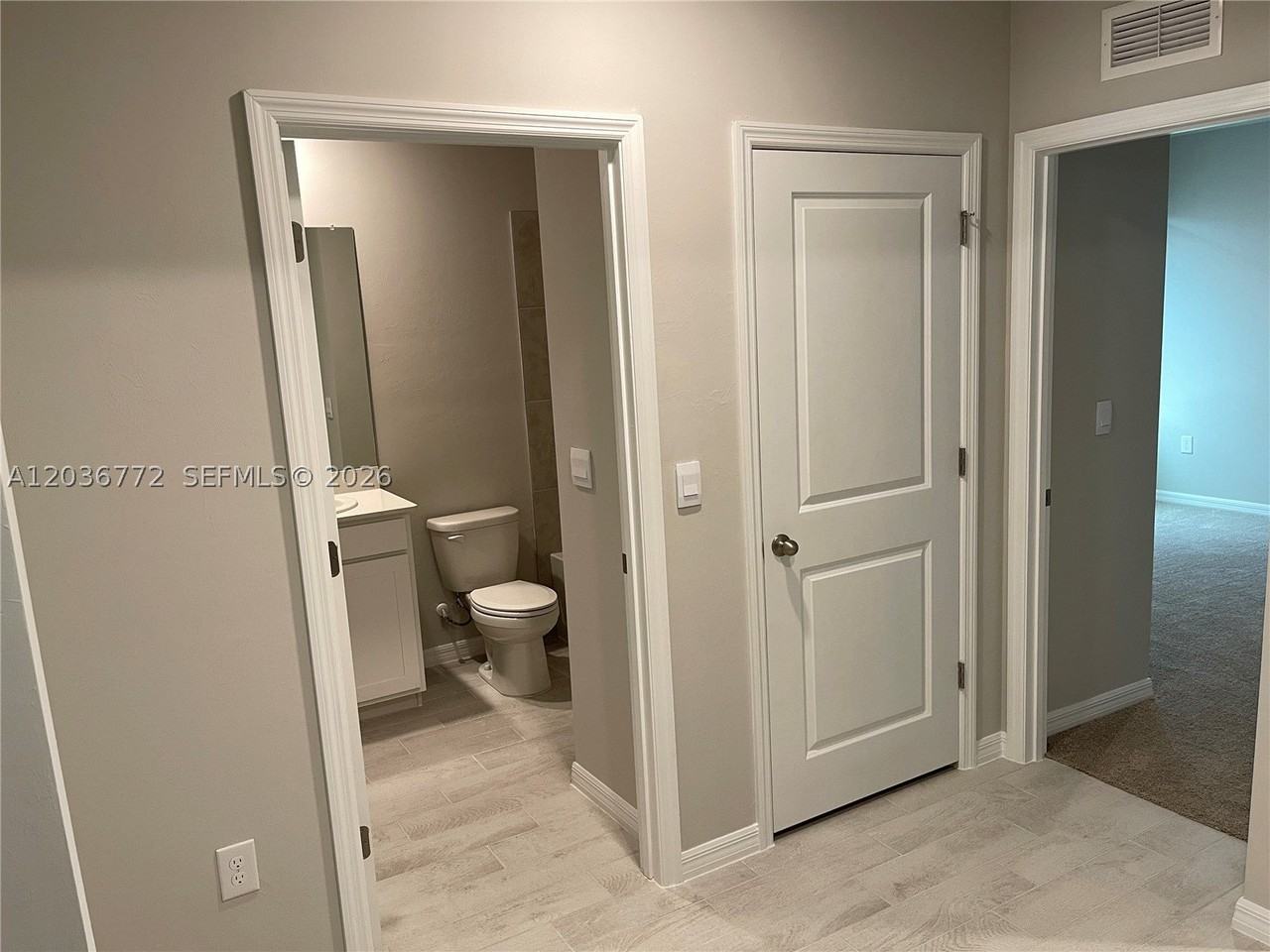 455 Londrina Dr - Photo 7 of 35