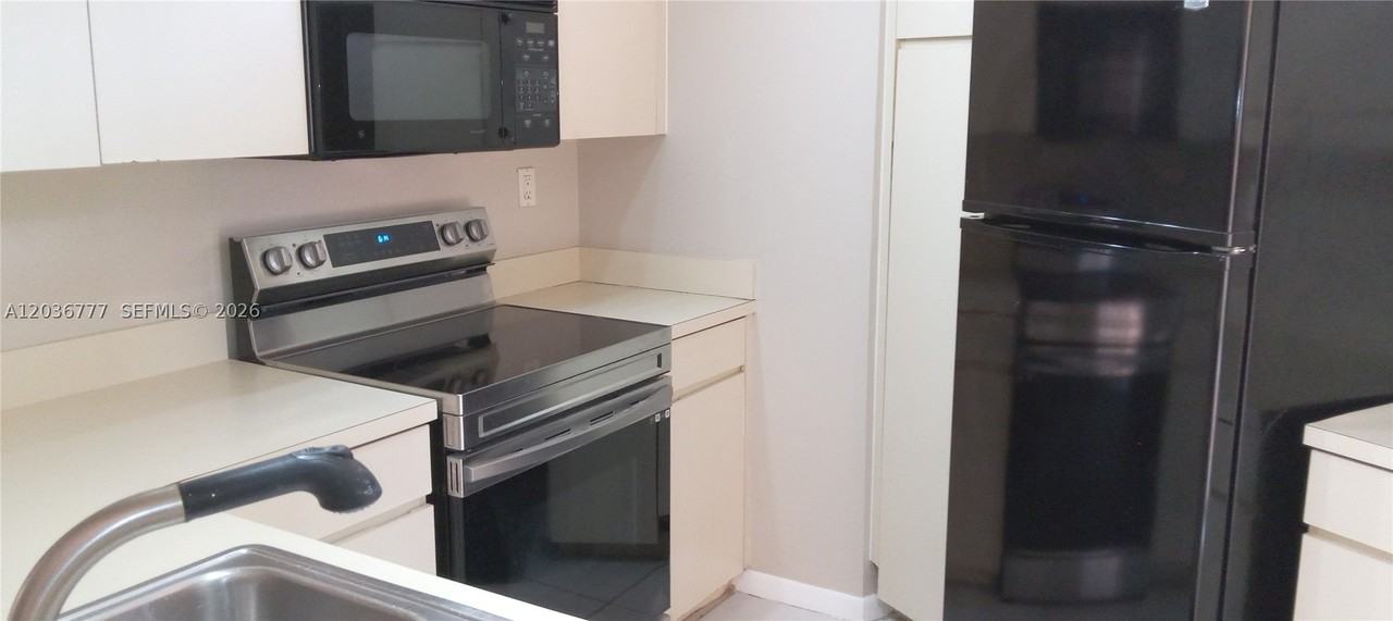 3841 Victoria Dr #14D - Photo 7 of 18