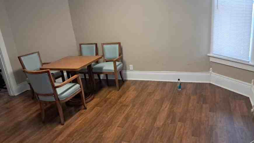347 Richmond Ave - Photo 3 of 7