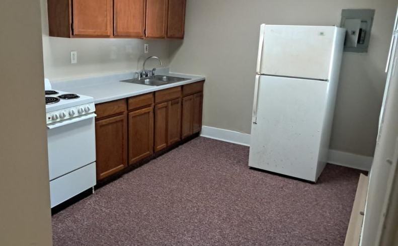 347 Richmond Ave - Photo 5 of 7