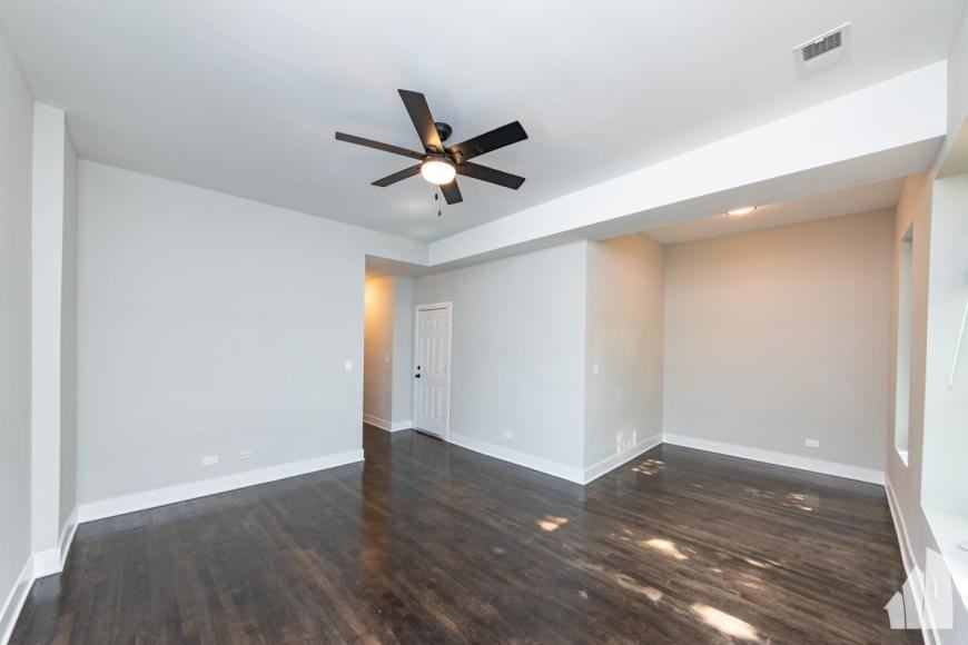 2658 W Cortez St - Photo 2 of 10