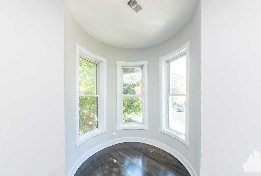 2658 W Cortez St - Photo 4 of 10