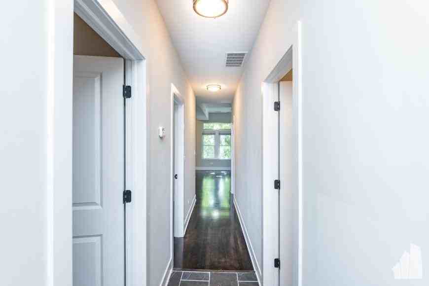 2658 W Cortez St - Photo 5 of 10