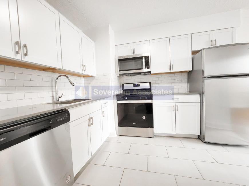 3333 Broadway - Photo 5 of 10
