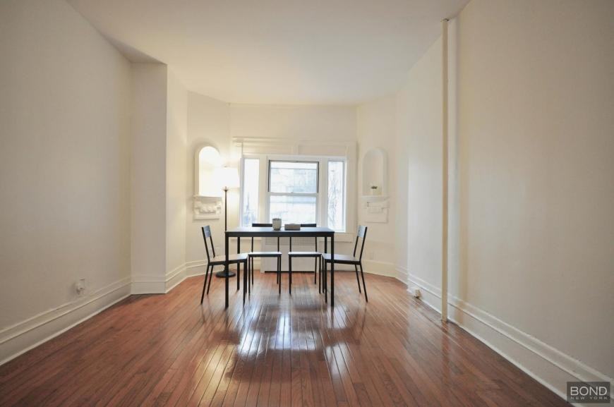 1065 Sterling Pl - Photo 2 of 10