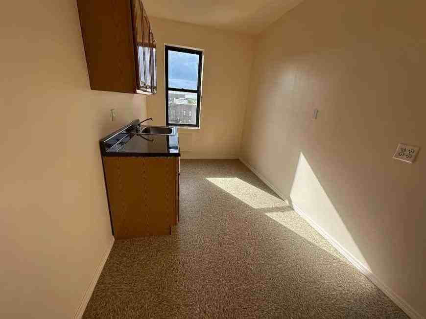 4364 Byron Ave - Photo 3 of 4