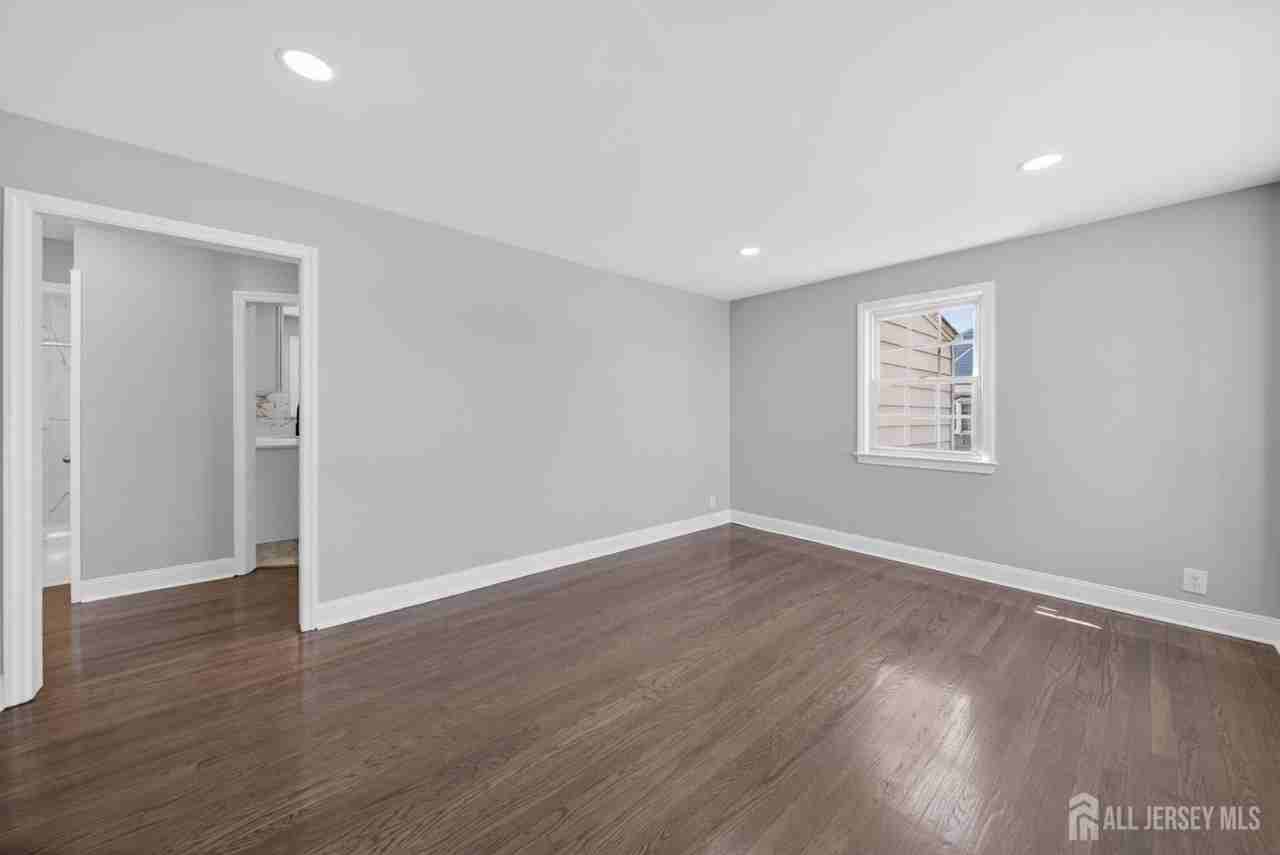 125 E Cherry St - Photo 4 of 16