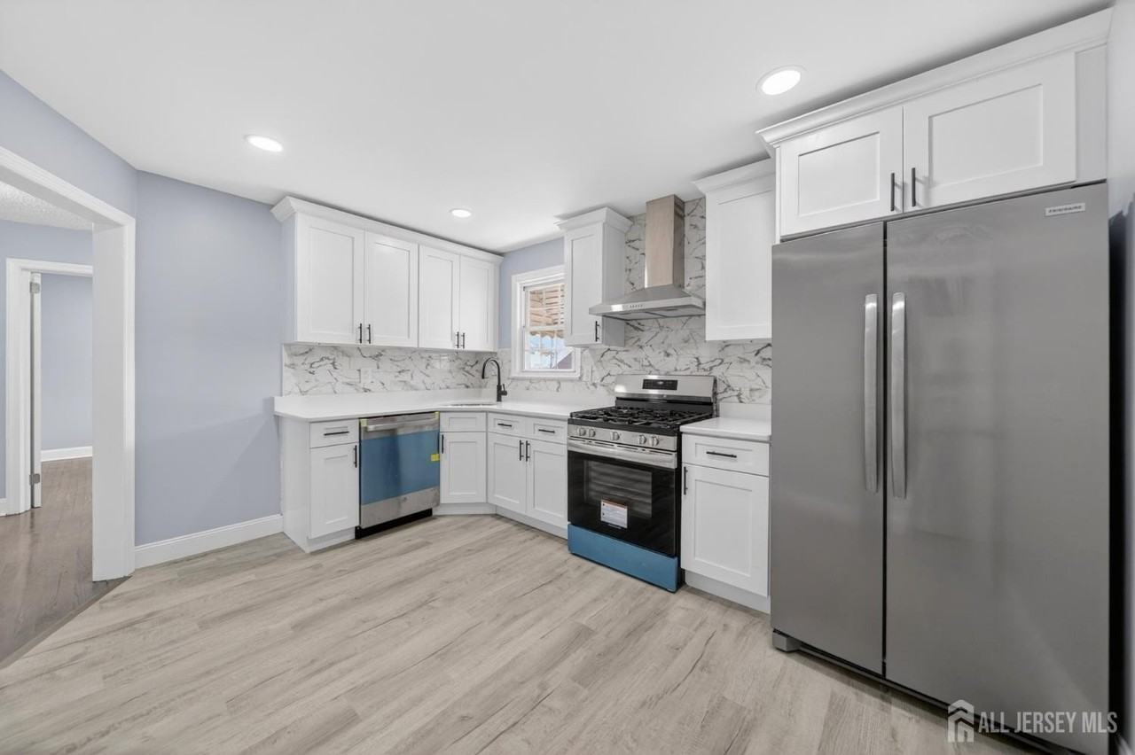 125 E Cherry St - Photo 7 of 16