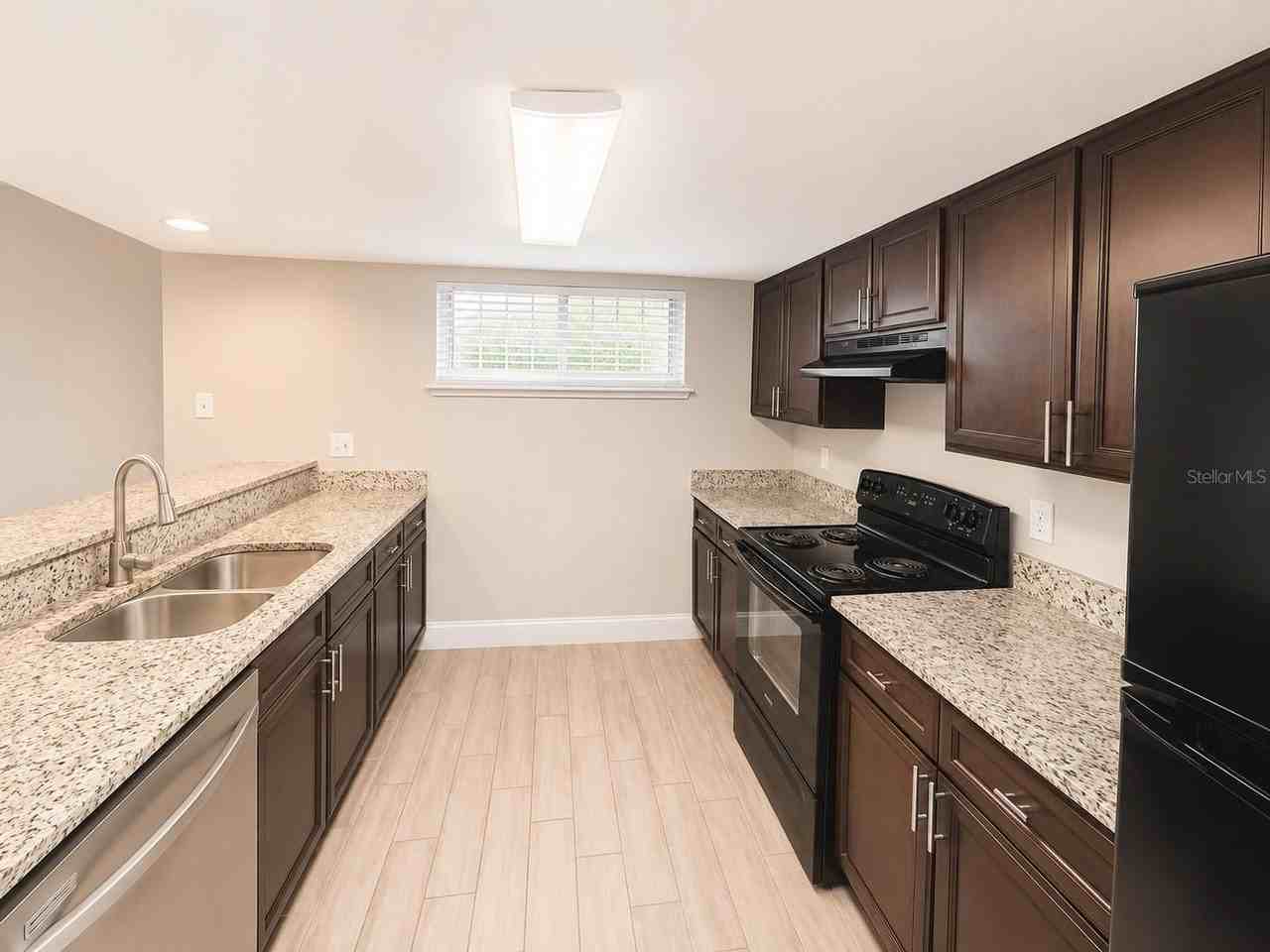 3922 Crayrich Cir #C4 - Photo 5 of 13