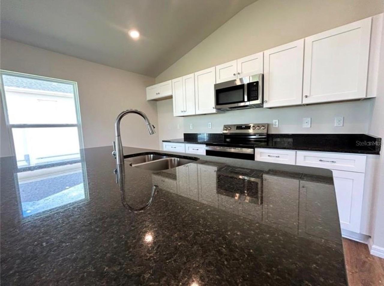13042 Sw 60th Court Rd - Photo 5 of 8