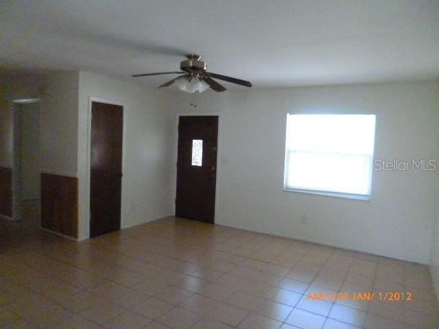 11013 Temple Ave - Photo 5 of 12