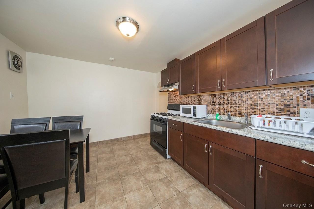 72 Pearsall Ave ## 74 - Photo 3 of 13