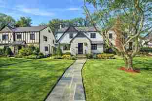 54 Vernon Pkwy - Photo 1 of 1