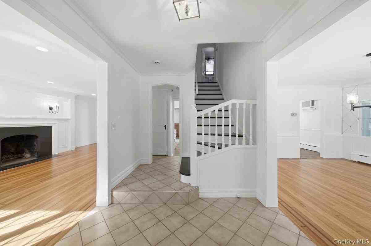 54 Vernon Pkwy - Photo 3 of 21