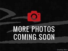 featured image of 521 E Broadway #UPPER