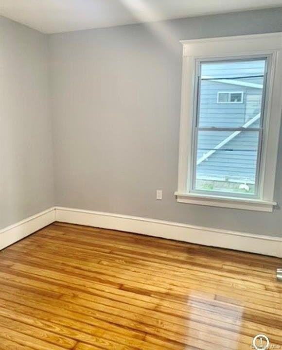30 Manitou Ave - Photo 3 of 10