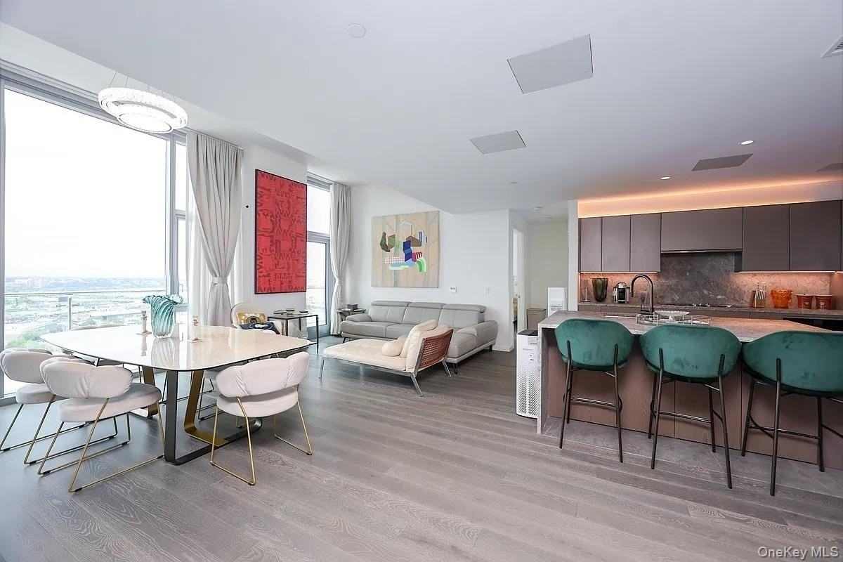 13336 37th Ave #PH3B - Photo 2 of 32