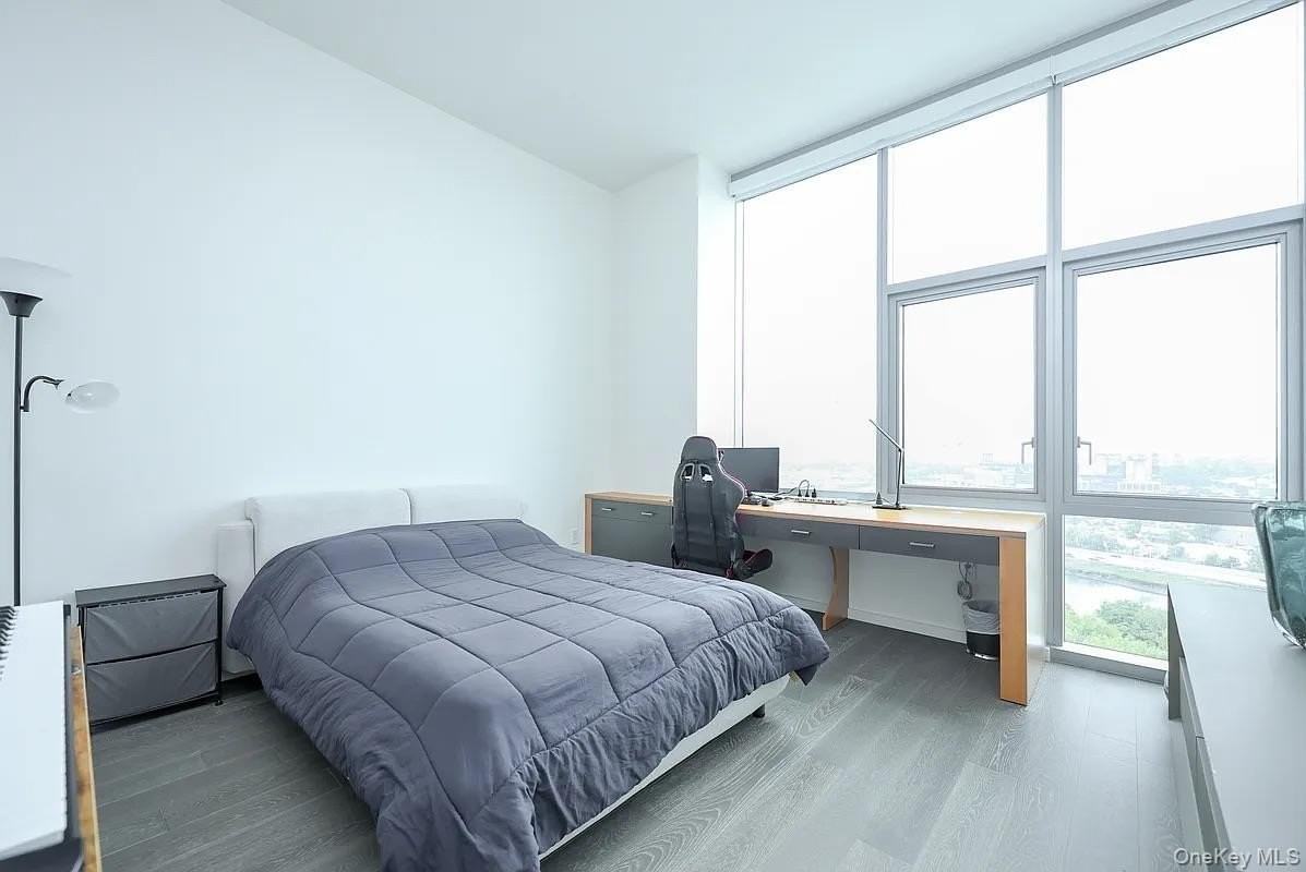 13336 37th Ave #PH3B - Photo 7 of 32