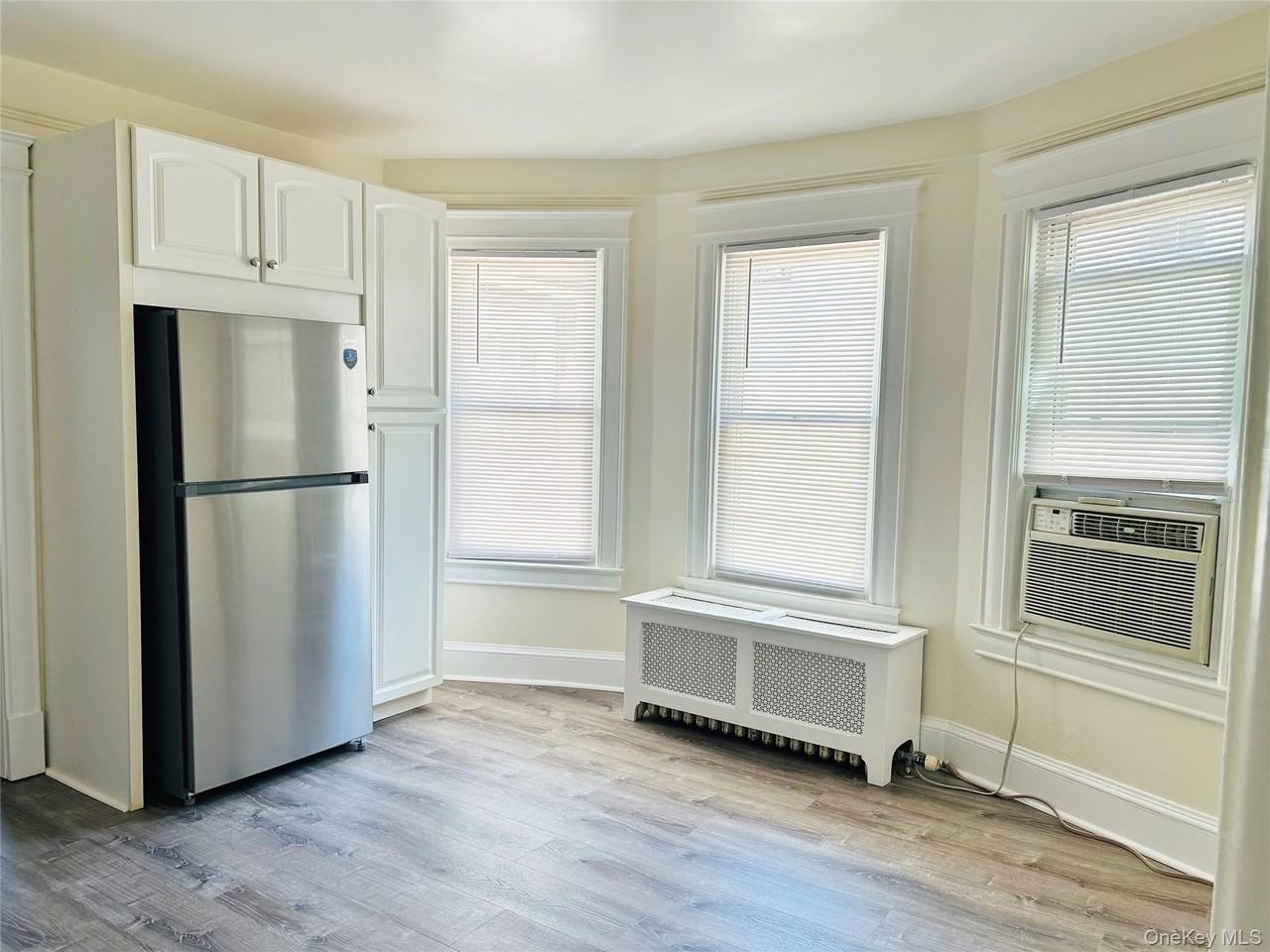 46 Totten Pl - Photo 2 of 23
