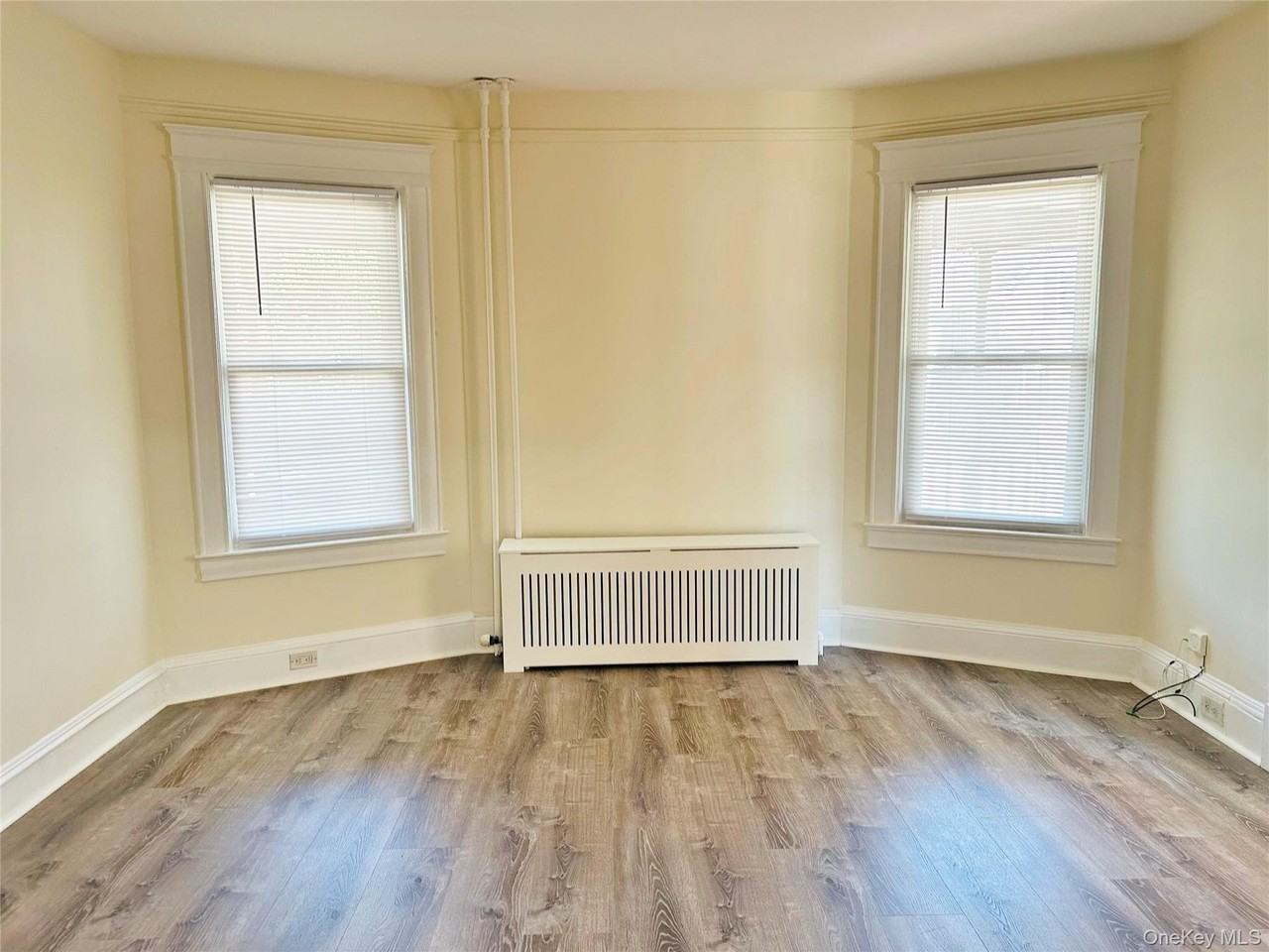 46 Totten Pl - Photo 5 of 23