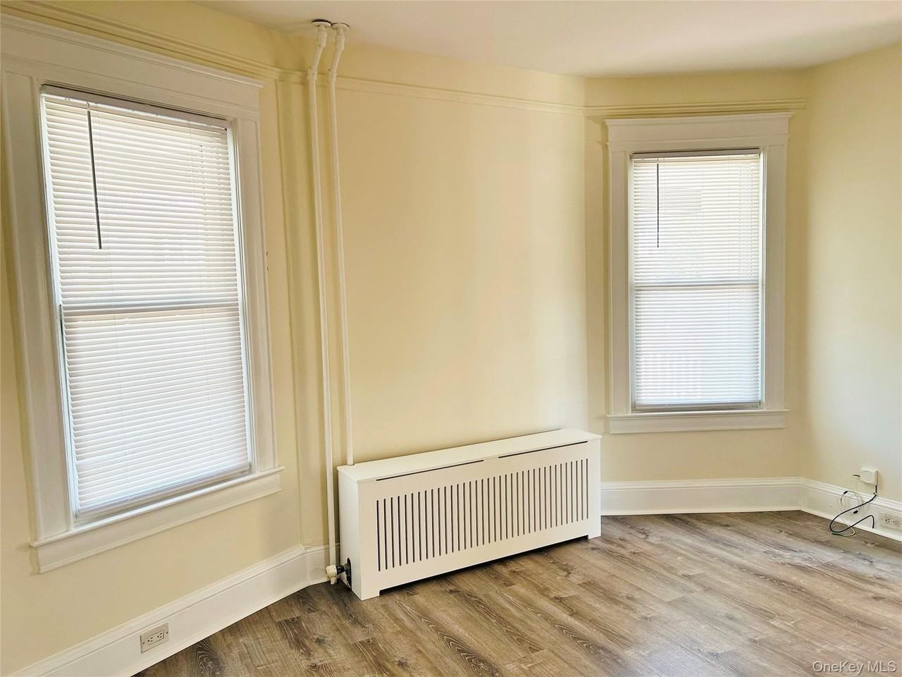 46 Totten Pl - Photo 6 of 23