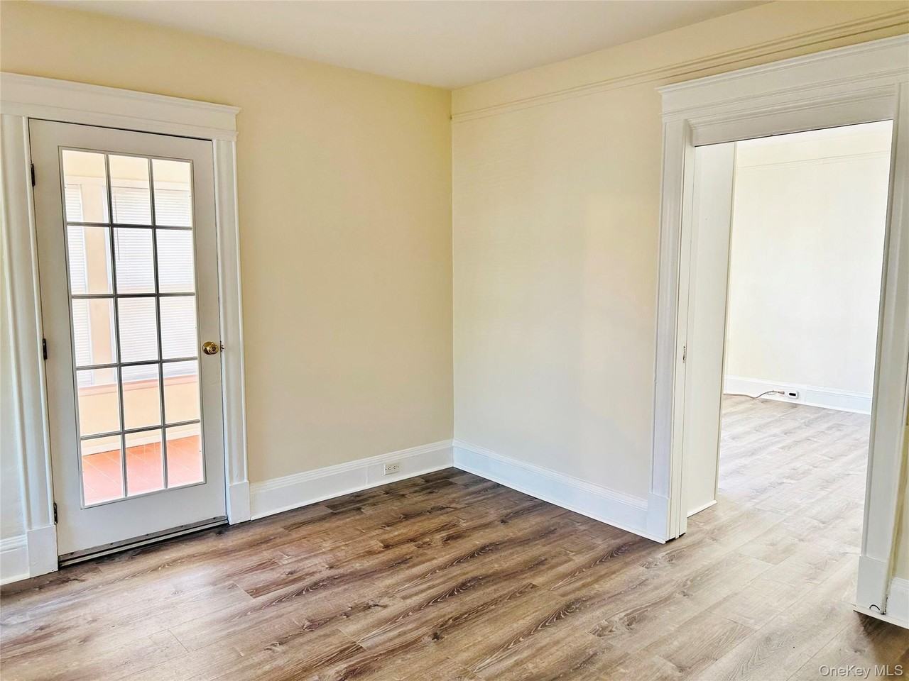 46 Totten Pl - Photo 7 of 23