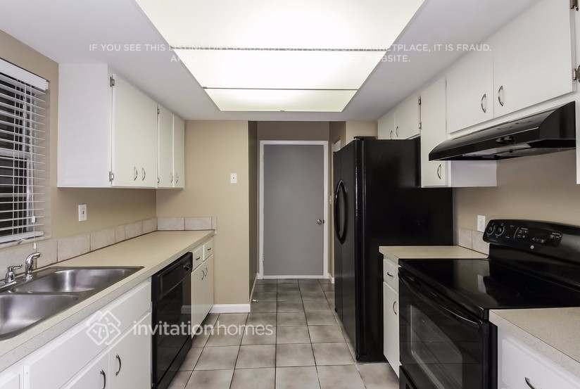 2801 20th Avenue Dr W - Photo 6 of 19