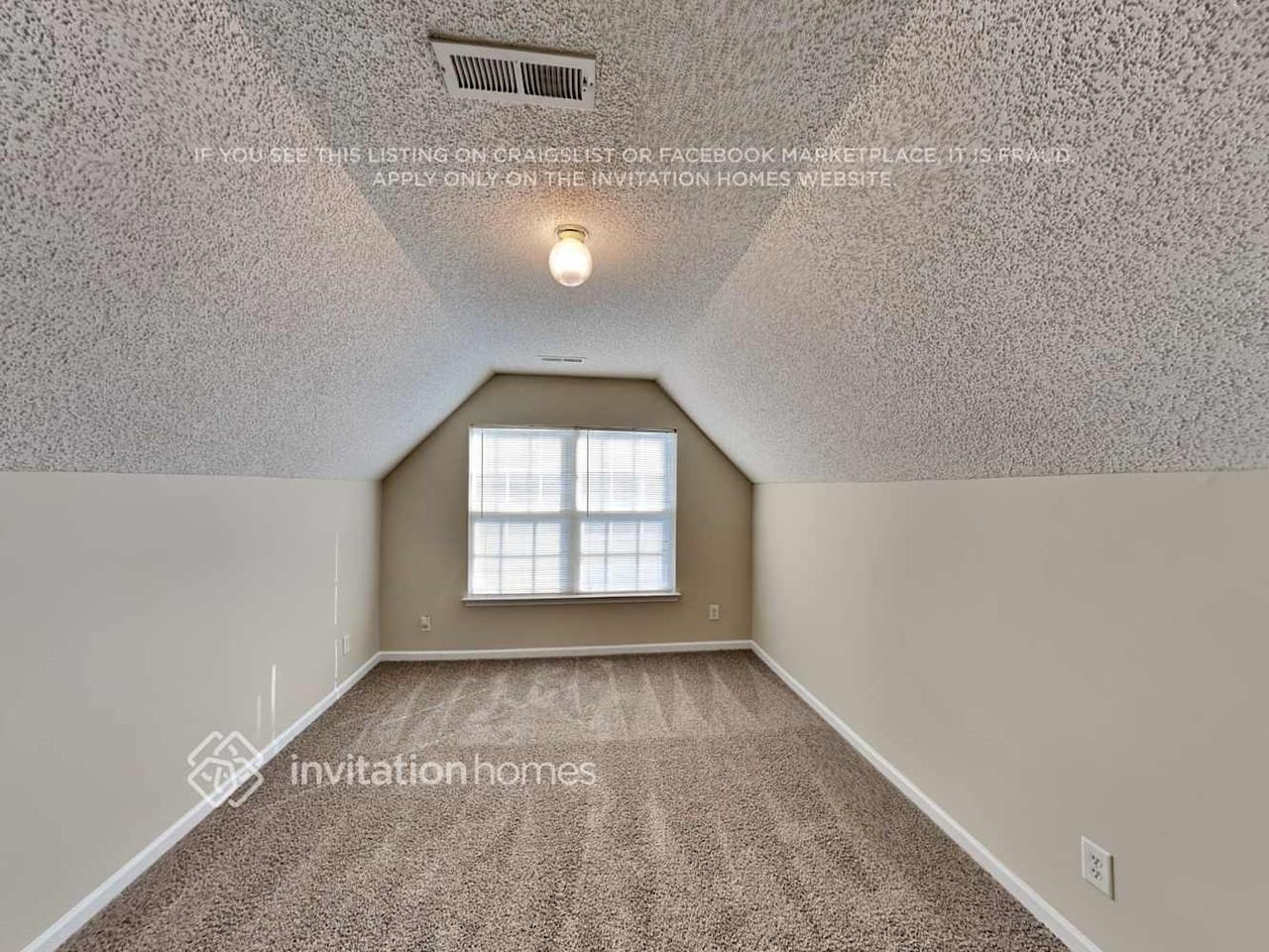 1402 Bray Dr - Photo 4 of 9