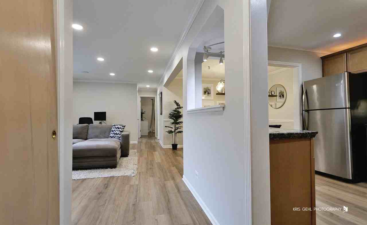 510 W Miner St #1D - Photo 2 of 22