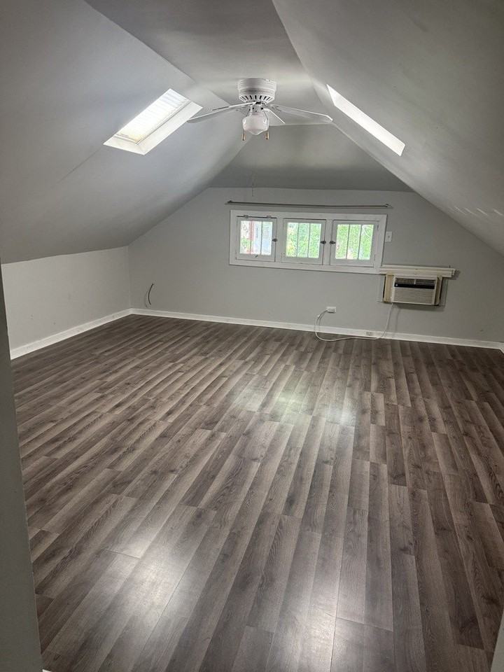 2439 W Byron St - Photo 7 of 12