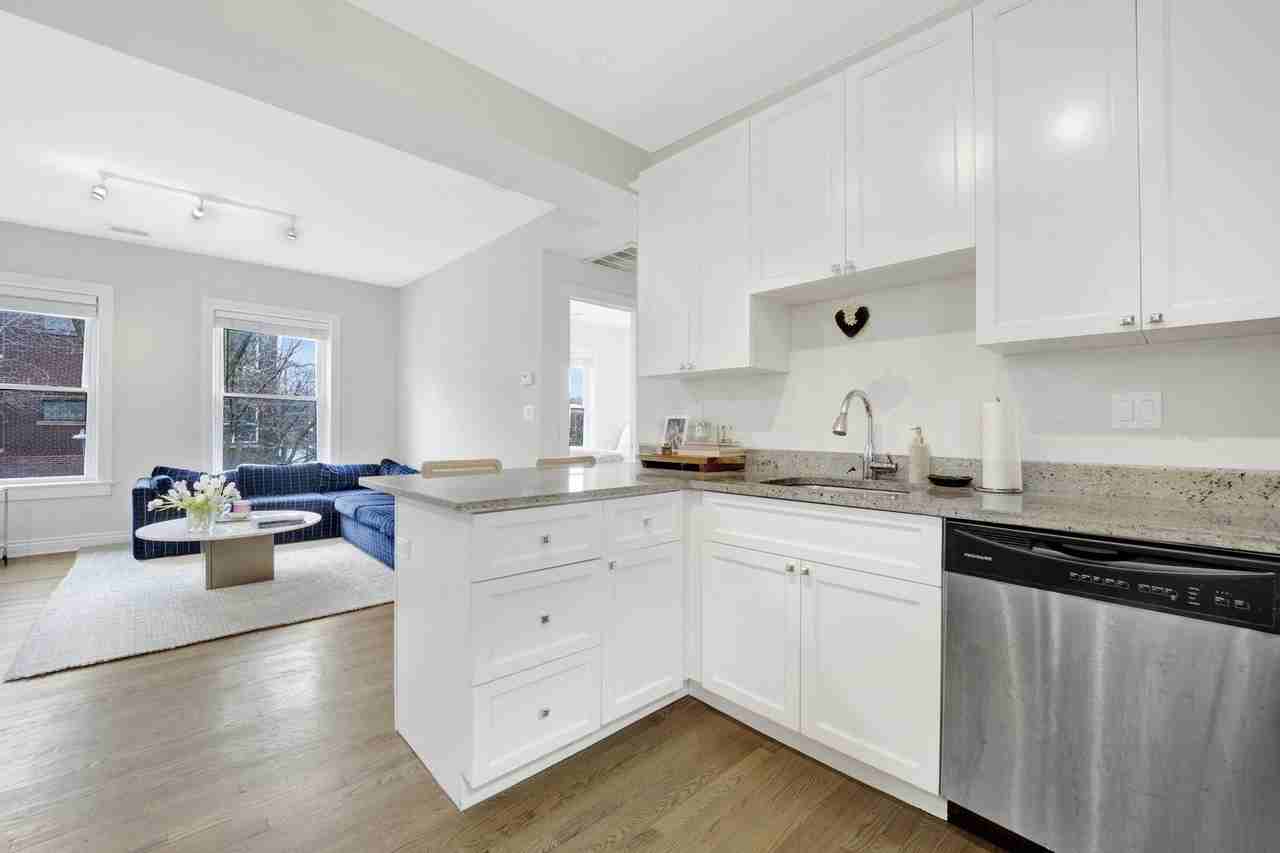3602 N Oakley Ave #2 - Photo 3 of 14