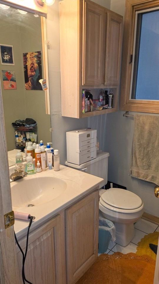 1442 W Chestnut St #1 - Photo 6 of 10