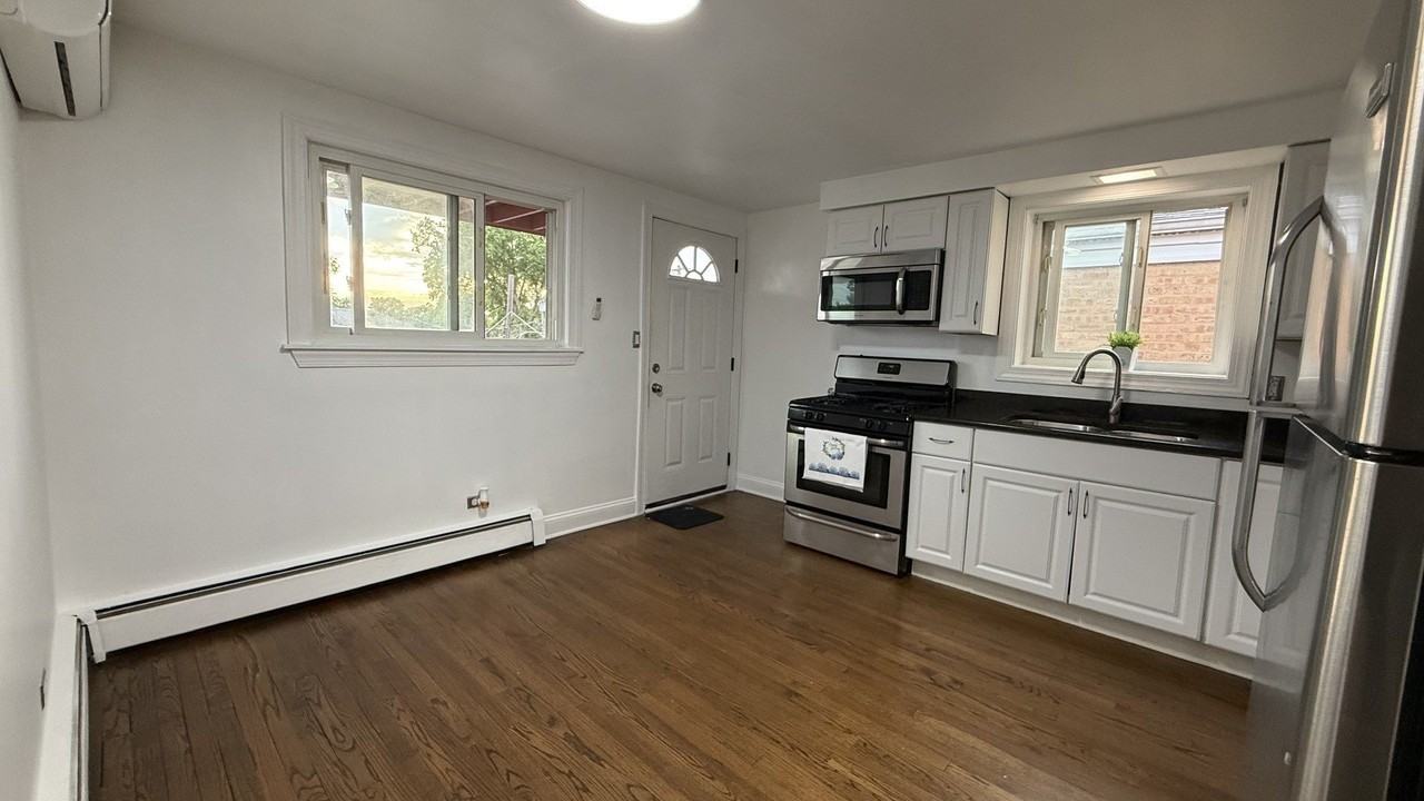 2232 N River Rd #3 - Photo 7 of 19