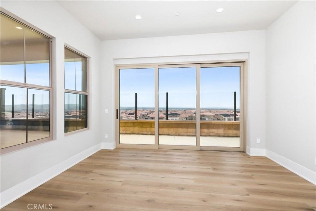 127 Oakstone - Photo 3 of 30