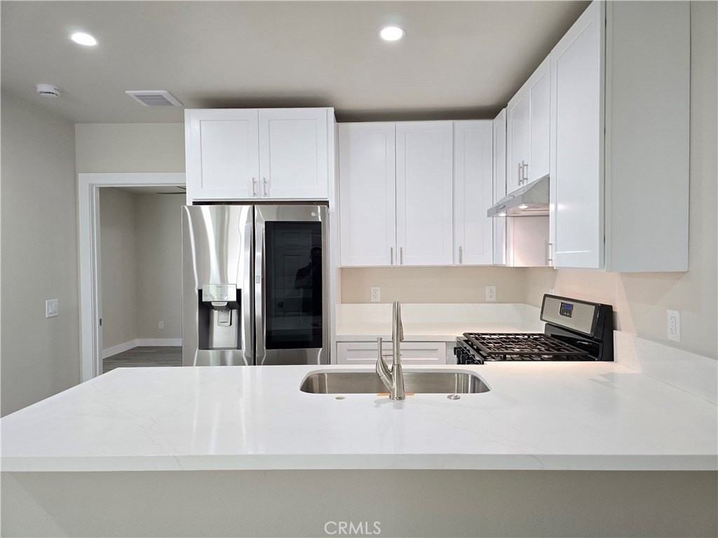 4653 Emerson St - Photo 5 of 24