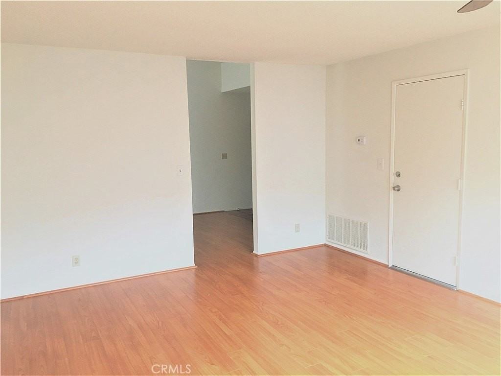 11054 Wesley Ave - Photo 6 of 19