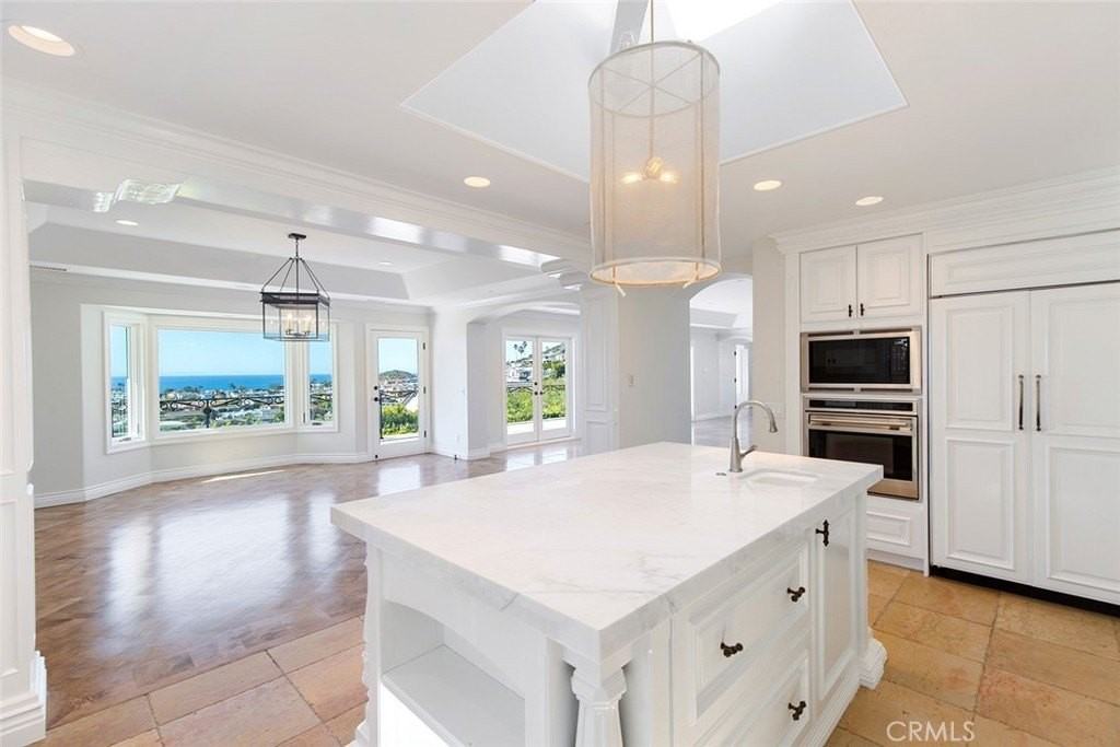 517 Emerald Bay - Photo 7 of 39