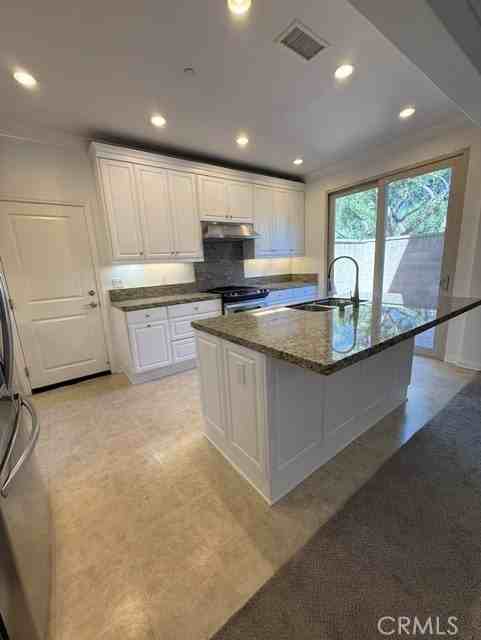 224 Overbrook - Photo 3 of 14