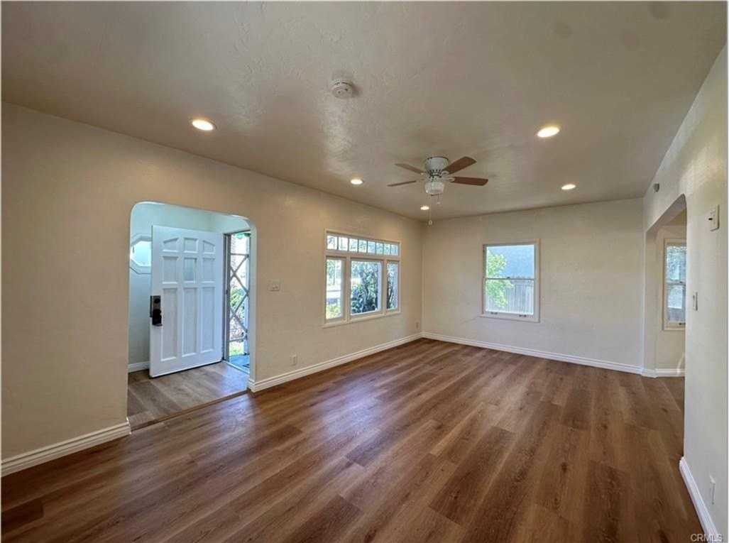 408 8th St - Photo 4 of 22