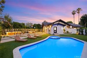 featured image of 6016 Woodlake Ave
