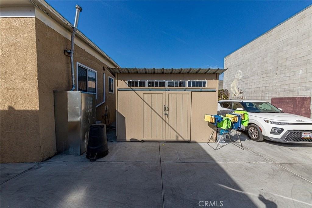 229 W 28th St - Photo 6 of 19