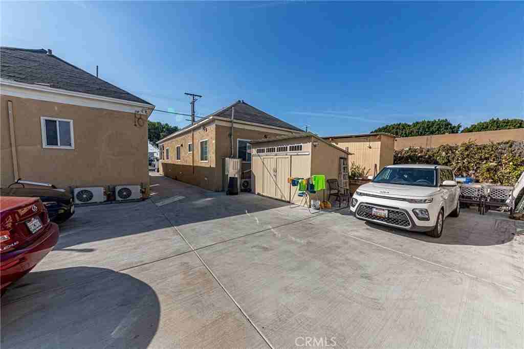 229 W 28th St - Photo 7 of 19