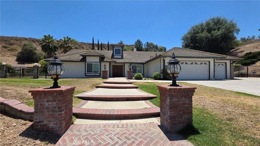 20800 Regency Ct - Photo 2 of 27