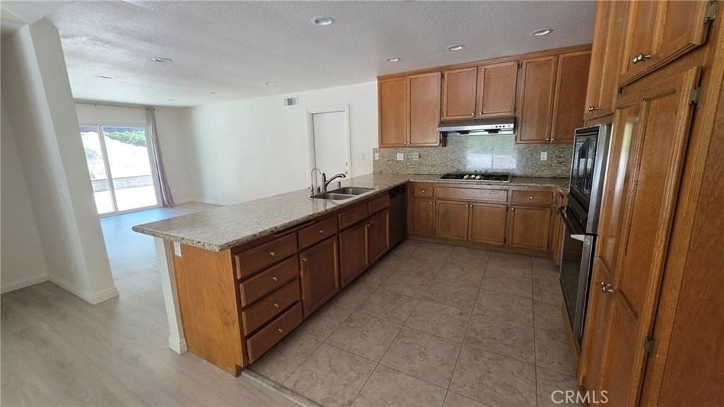20800 Regency Ct - Photo 7 of 27