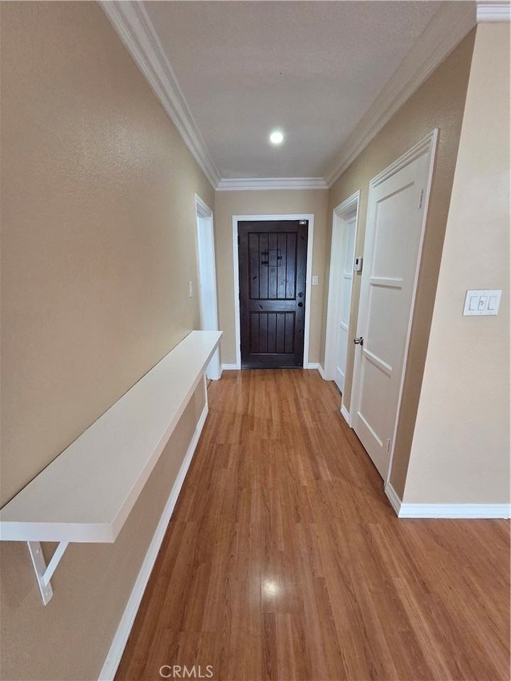 863 N 9th Ave - Photo 7 of 25