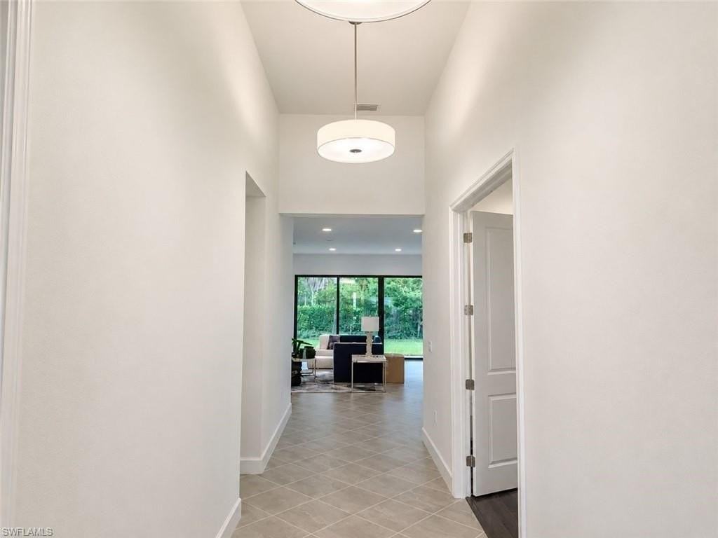 20202 Ainsley St - Photo 4 of 44