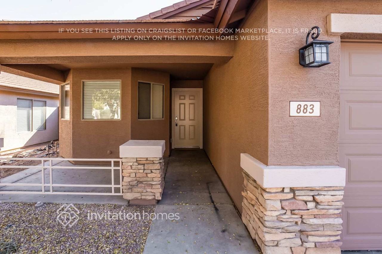 883 E Lovegrass Dr - Photo 3 of 16