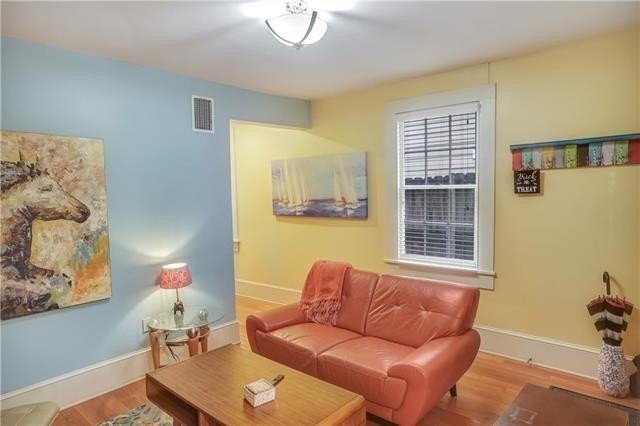 723 Kerlerec St #C - Photo 3 of 11