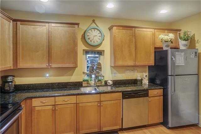 723 Kerlerec St #C - Photo 6 of 11