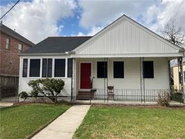 featured image of 210 Metairie Heights Ave